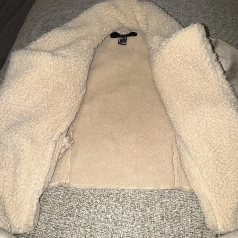 Forever 21 Faux Fur Cropped Jacket Size Small - Picture 6 of 6